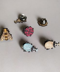 Pin&rsquo;s insectes en bois