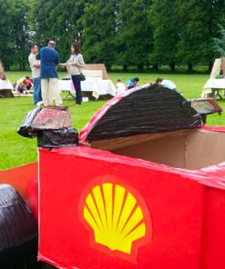 Alternative view of Construction de véhicules en carton, à plein gaz !